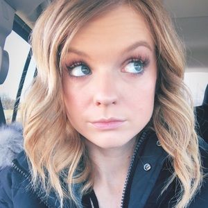 Meet your Posher, Kayla